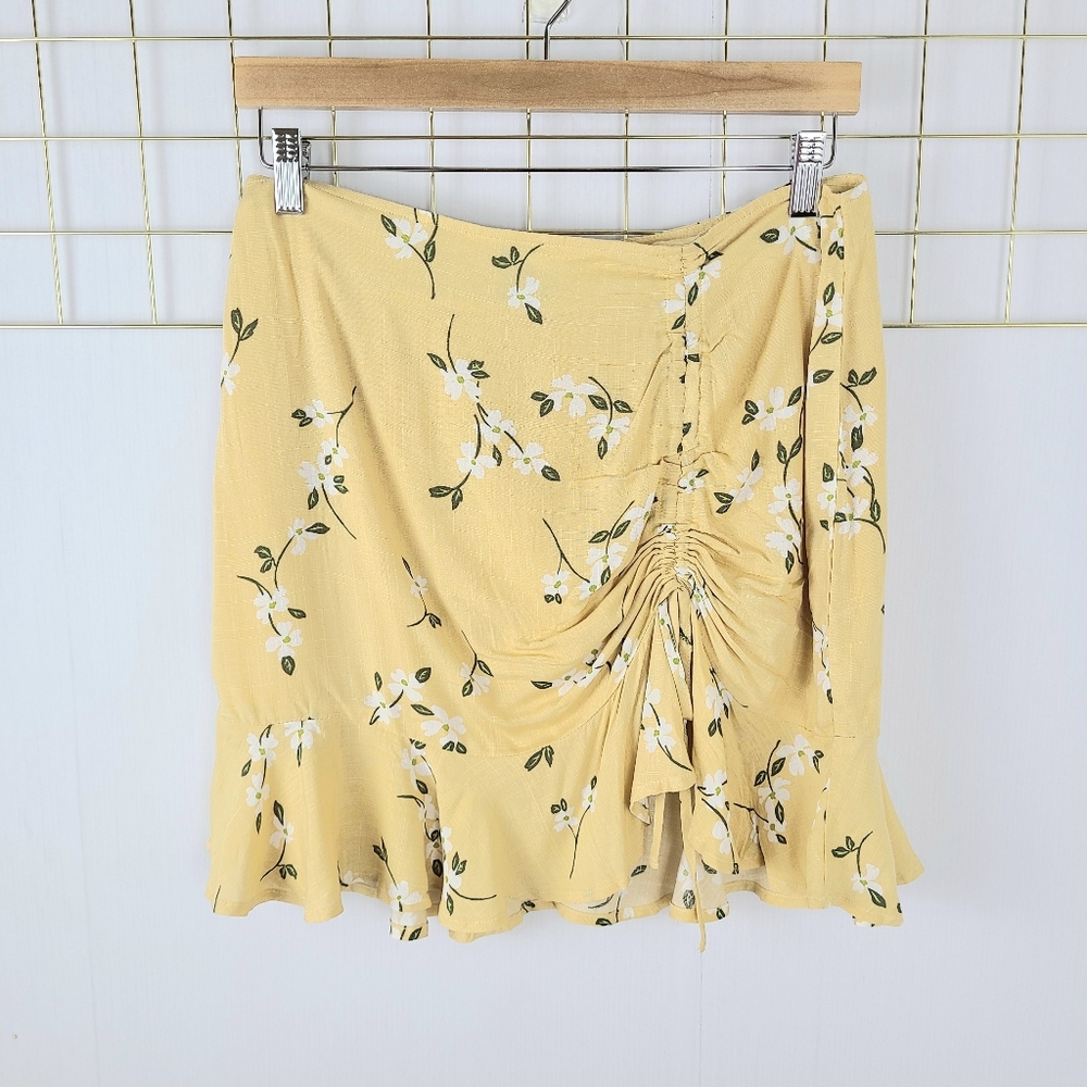 NWT REVOLVE Minkpink Butter Yellow Floral Printed Maggie Ruched Mini Skirt
